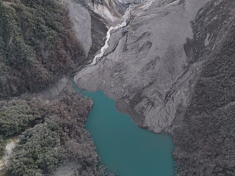 114年10月3日上午空拍堰塞湖區,初判無異常變化。