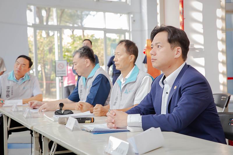 2025新竹市國際風箏節首日，代理市長邱臣遠前往指揮中心視察。