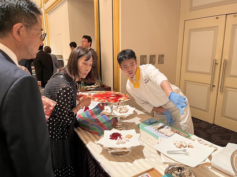台灣主廚現做雪Q餅讓日本訪賓讚不絕口
