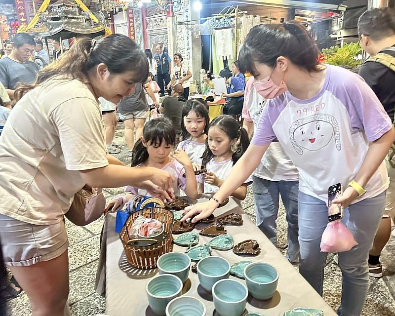 吳鳳幼兒園攜手仁武宮舉辦「童心有光迎中秋、鄰里同歡慶佳節」  老廟新生文化新場域
