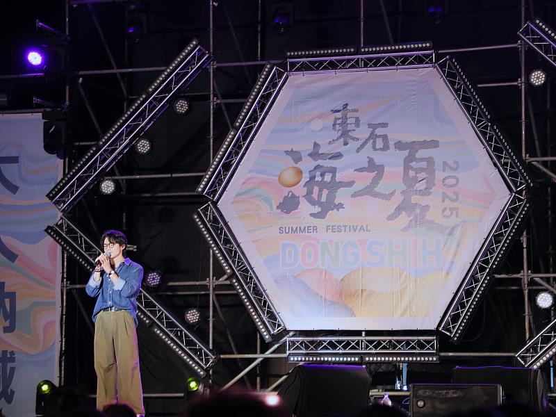 「2025東石海之夏」熱鬧登場　翁章梁點燈為花蓮災區祈福