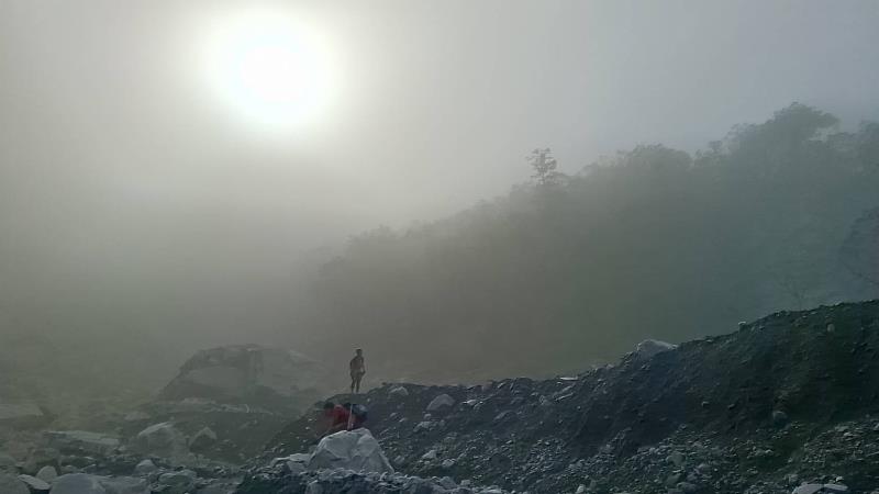 林業署特遣隊徒步深入馬太鞍溪堰塞湖勘查