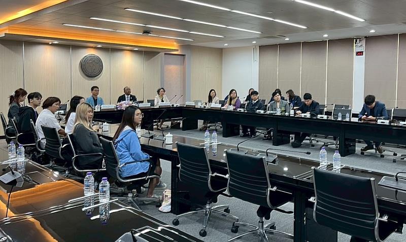 與清邁大學師生交流座談