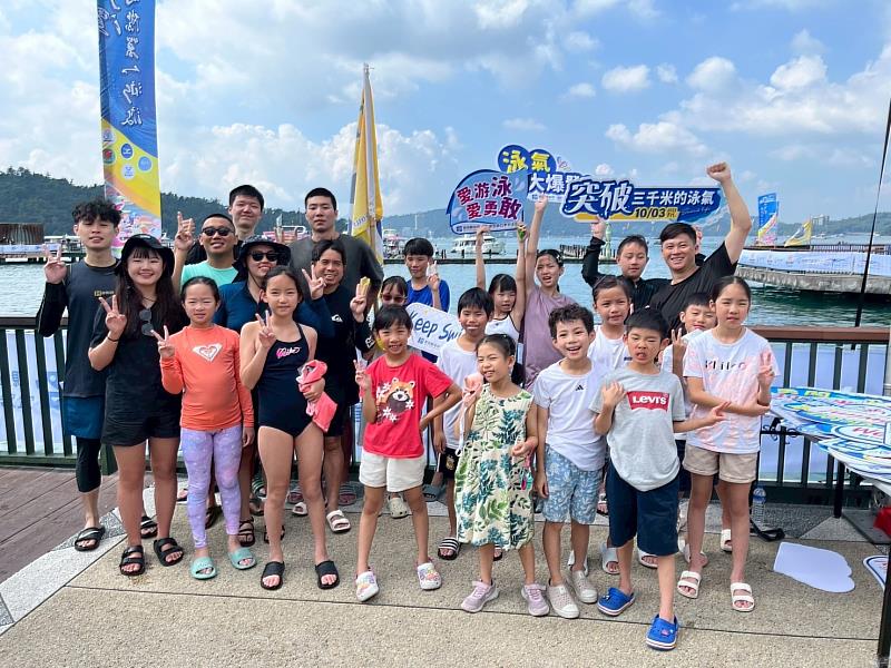救國團開放水域安全活動 × 日月潭泳渡，教練自發帶領學生挑戰自我，學以致用更安心。