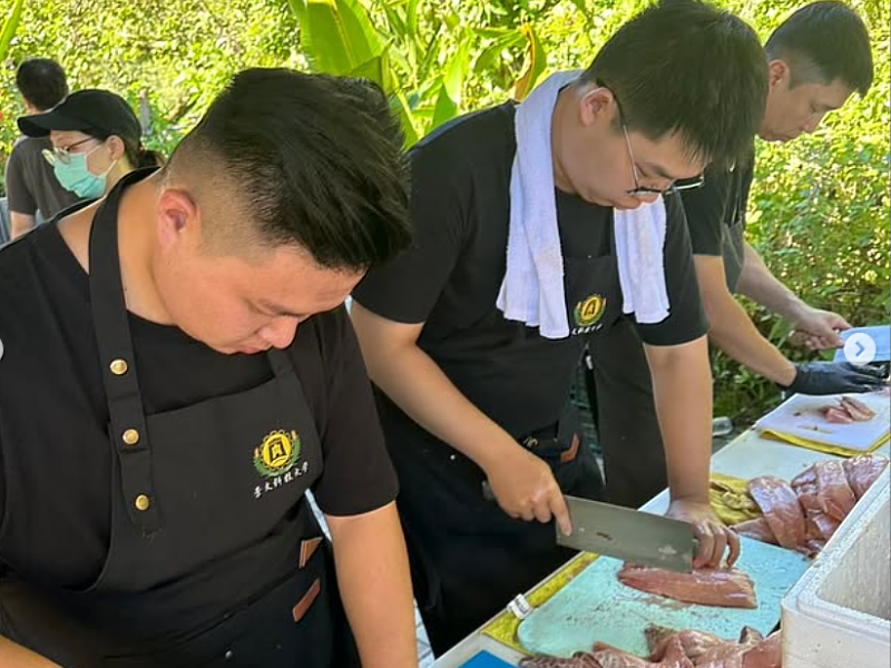 景文科大鍋鏟超人出動,以食物溫飽力量支持馬太鞍災區復原工作