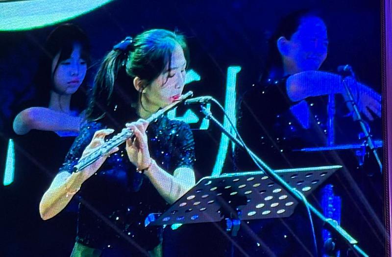 嘉義卡卡頌長笛重奏團毛䕒婧老師演奏