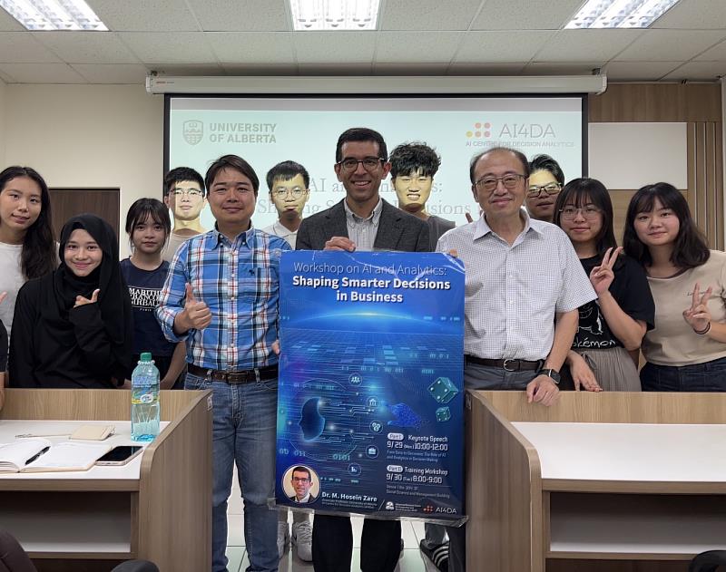 亞伯達大學AI研究中心專家應邀來興大演講，分享人工智慧在決策分析的最新應用