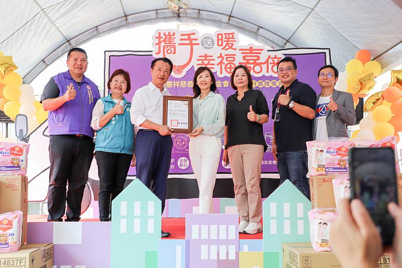 全聯慶祥慈善基金會送暖不間斷，捐贈百萬物資助嘉義弱勢-5