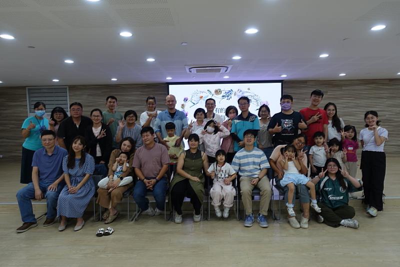 學員和老師們合影