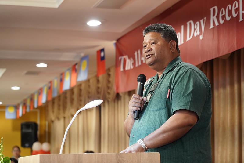 國務部長Gustav Aitaro表示，惠恕仁總統因公出國，無法親自出席，爰指派渠代表帛琉政府獻上最深祝福。臺帛邦誼深厚，兩國共享民主與自由價值，在再生能源、氣候變遷、醫療與教育等領域並肩前行。