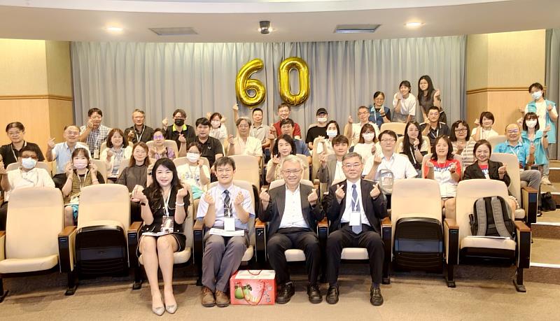 研習會全體與會者合影（照片/校方提供）