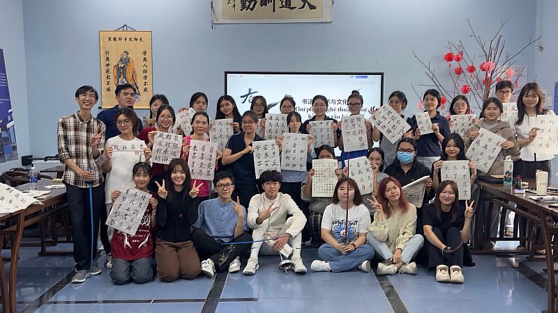 元智學生結合書法,展現中華文化