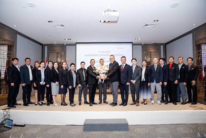 泰國合作社聯盟與泰國能源部於2025年10月3日正式宣布合作啟動「公務員及合作社會員太陽能用戶計畫」。本計畫由合作社全額投資主導,顯示泰國基層組織對推動能源轉型的高度承諾。