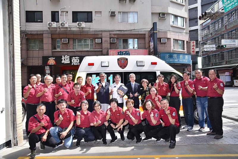 新北市消防局局長陳崇岳表示，這份捐贈不僅補足了第一線救護資源，更代表著社會對消防救護工作的信任與支持。他強調，消防局將持續以「安心、安全、安居」為目標，提供專業高效的服務。
