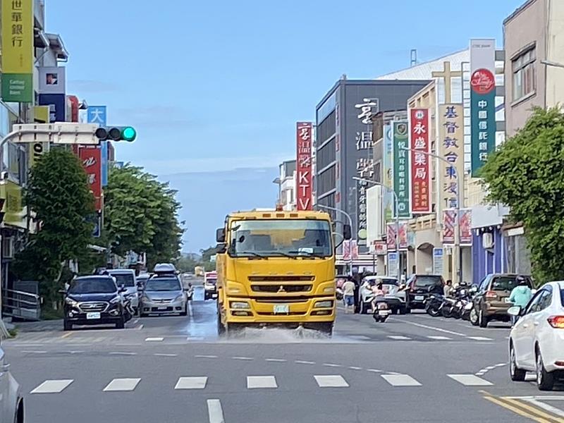 首波東北季風 卑南溪河川揚塵 縣府籲民眾加強防護措施