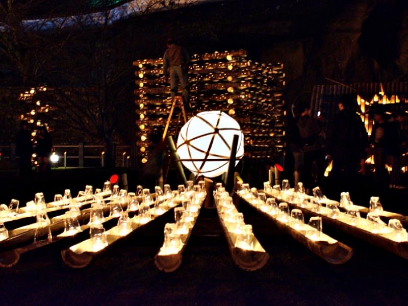 大分縣秋夜的竹燈祭 溫潤的光之浪漫