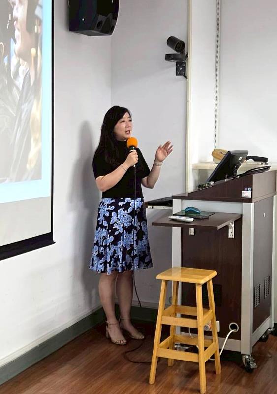 UC Davis陳欣主任於說明會中介紹3+X與GREAT Program，說明赴美研修及申請流程。