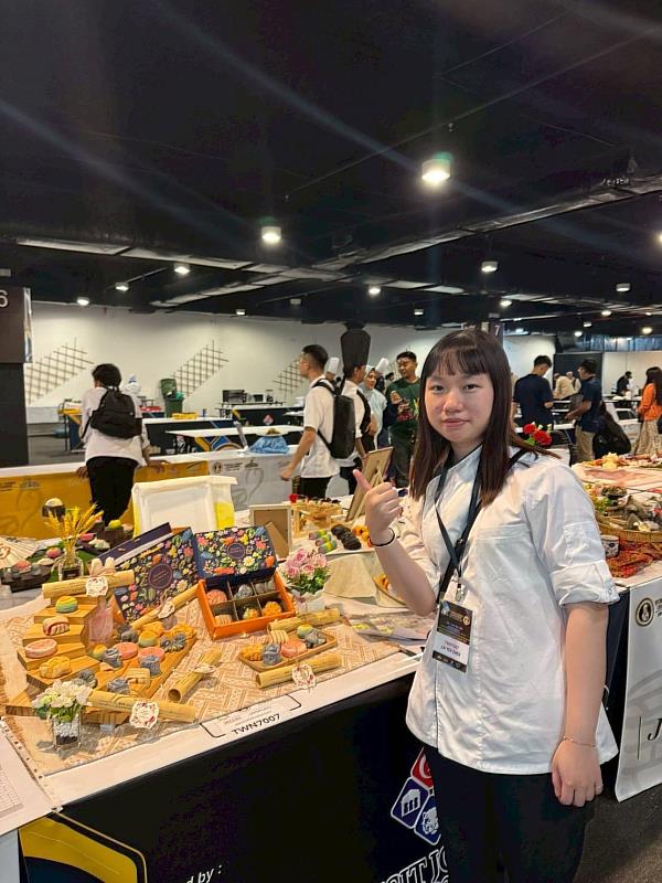 育達科技大學餐旅經營系賴彥臻同學於馬來西亞參賽現場