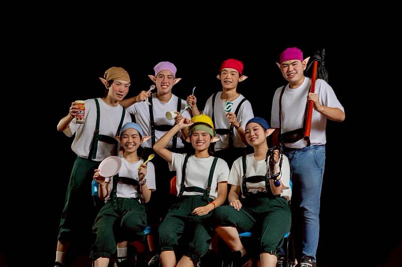 文藻外大德文戲劇公演登場，改編白雪公主劇。