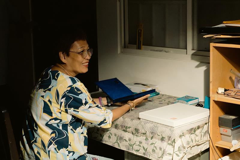 拍攝謝貽娟藝術家紀錄片劇照，謝貽娟文化藝術基金會董事長謝佳玲