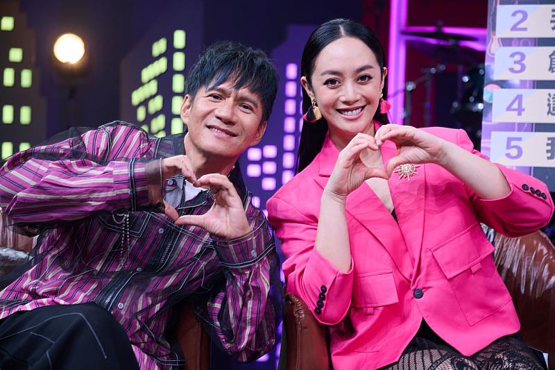 《Radiw不打烊》由布農族金曲歌王Biung王宏恩與阿美族金曲歌后Usay Kawlu舞思愛共同主持