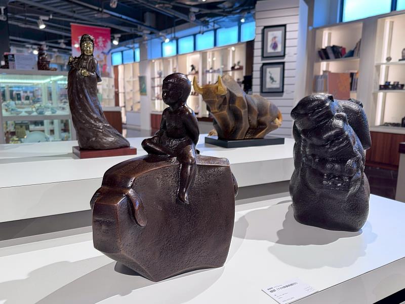 羅廣維銅雕作品展現細膩工藝與沉穩氣韻，以銅為媒材，結合現代造型與傳統質感，呈現力量與優雅兼具的金屬美學，歡迎藏家現場鑑賞、交流。
