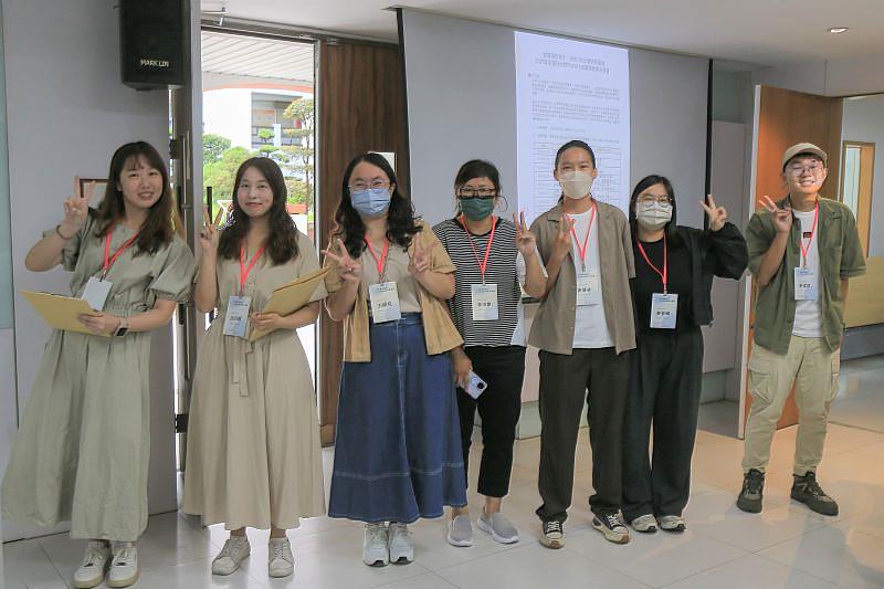 幕後的力量:師培生共學團隊默契協作,從活動籌備到現場執行,全程參與主持、場控與接待任務,在實踐中展現「能學、能行、能協作」的未來教師風貌。