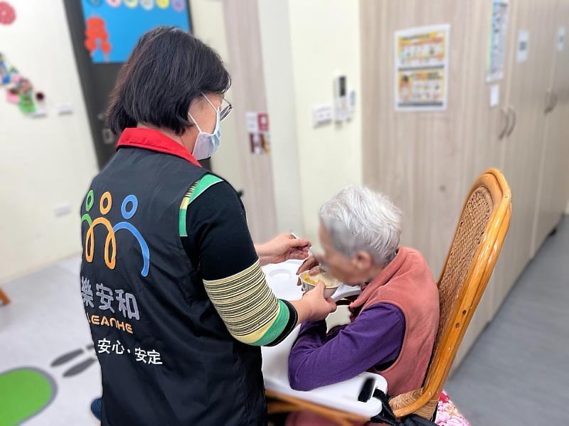 北分署羅東就業中心運用照顧就業服務降利措施,協助林女士重返職場