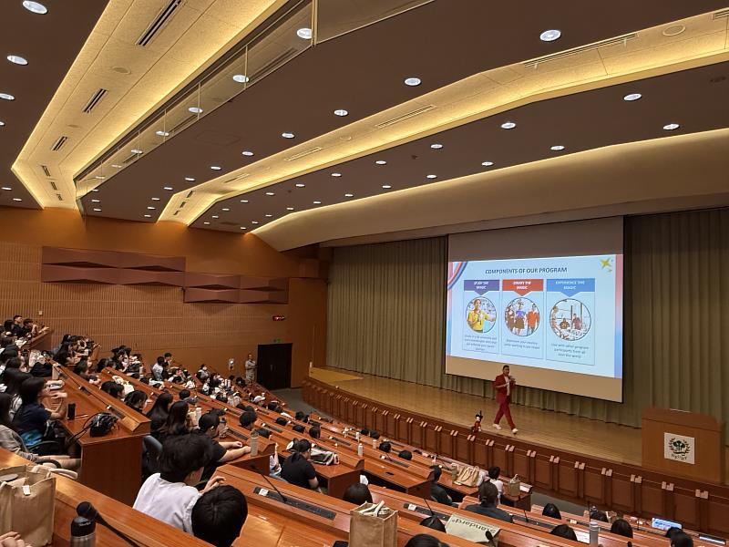 高餐大學生獨獲美國佛州迪士尼樂園實習名額