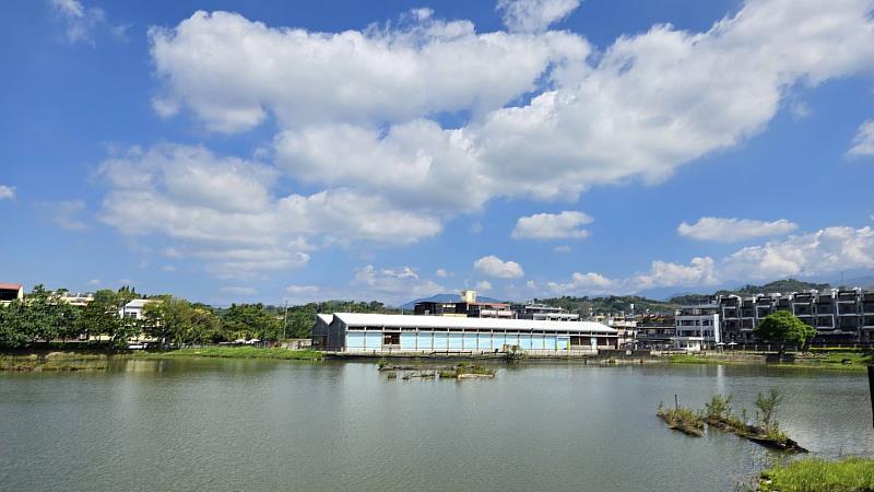 遊客諮詢站暫時移設至修理工廠，並於修理工廠前廣場設置大、小客車停車格