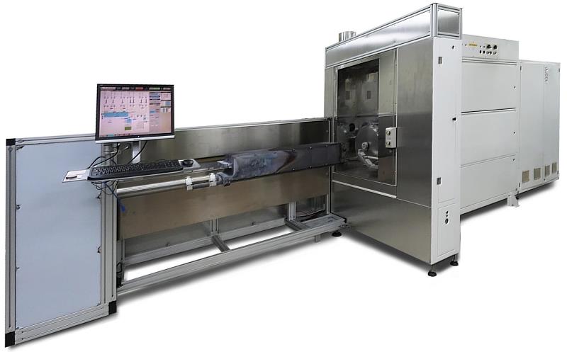 金屬中心成功開發臺灣首台單腔雙製程PECVDPEALD整合設備，針對穿隧氧化層與背鈍化層進行高均勻性沉積，已完成效率與良率驗證，有效改善傳統製程限制，具量產應用潛力。