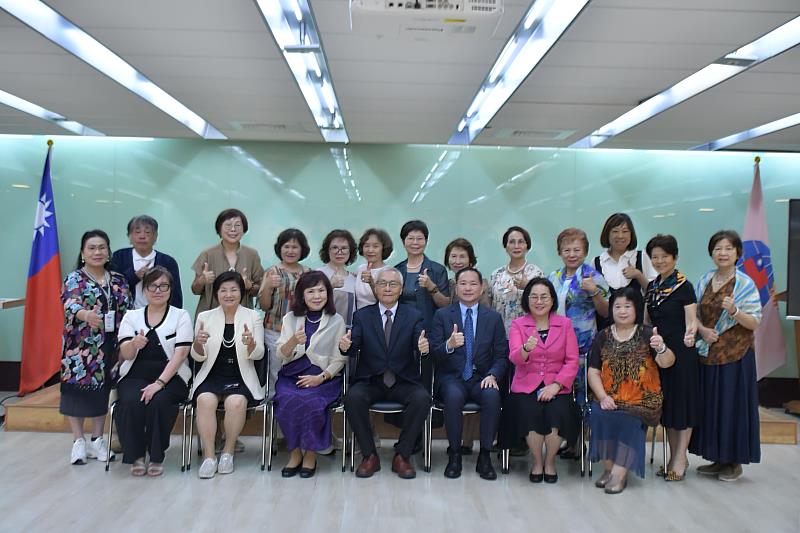 僑委會副委員長張良民接見台日協賛會回國參訪團