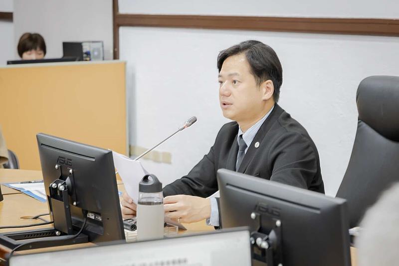 新竹市「青年圍籬美學競圖徵曲」獲繆思雙金肯定，代理市長邱臣遠於市務會議表揚。