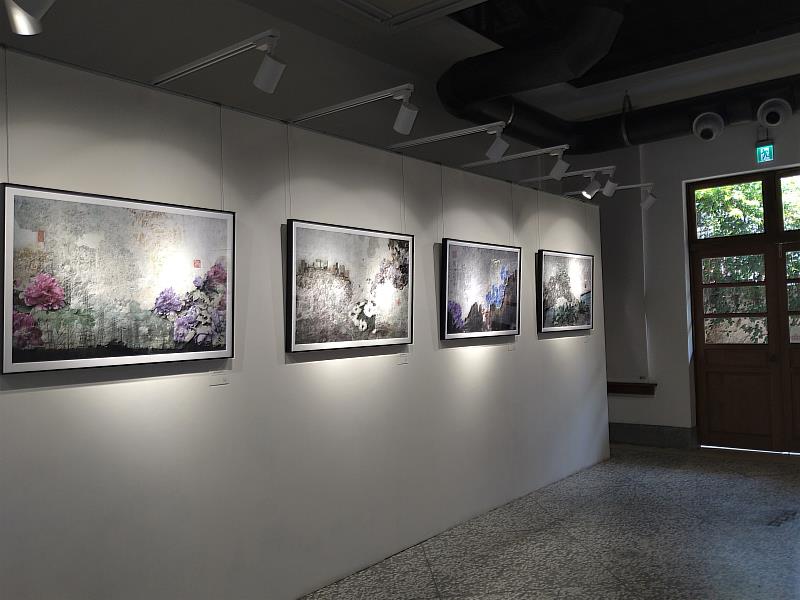 展出作品中可見如水墨般氤氳氛圍