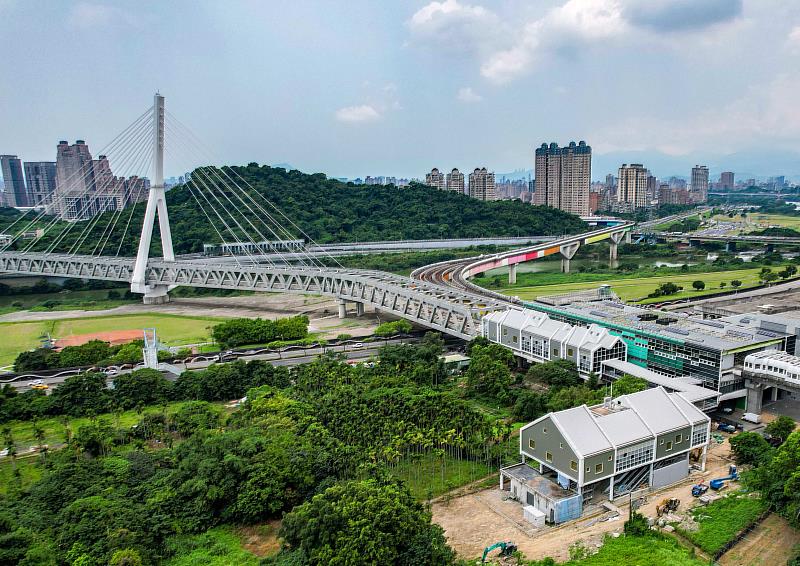 輕軌高架車站導入AI派梯