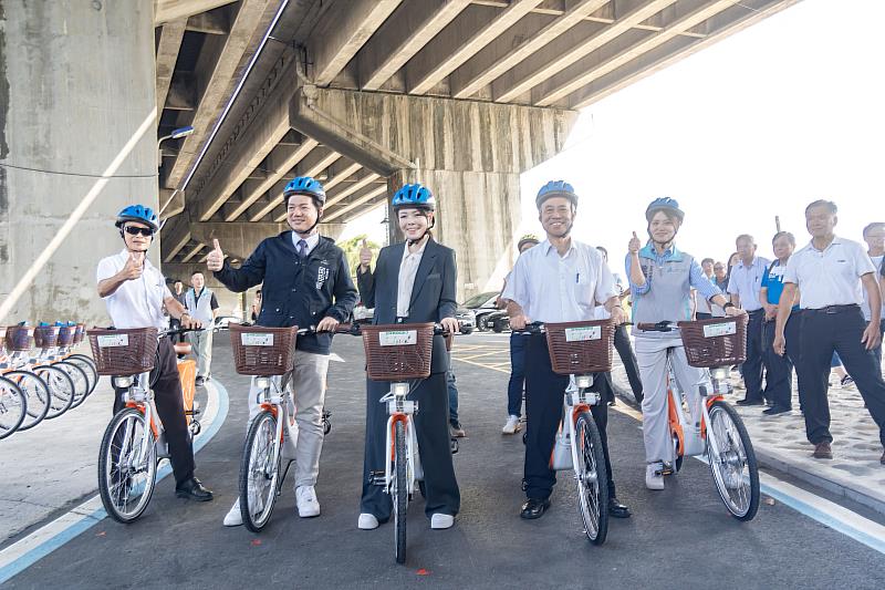 香山鹽港溪自行車道環境改善啟用大合照