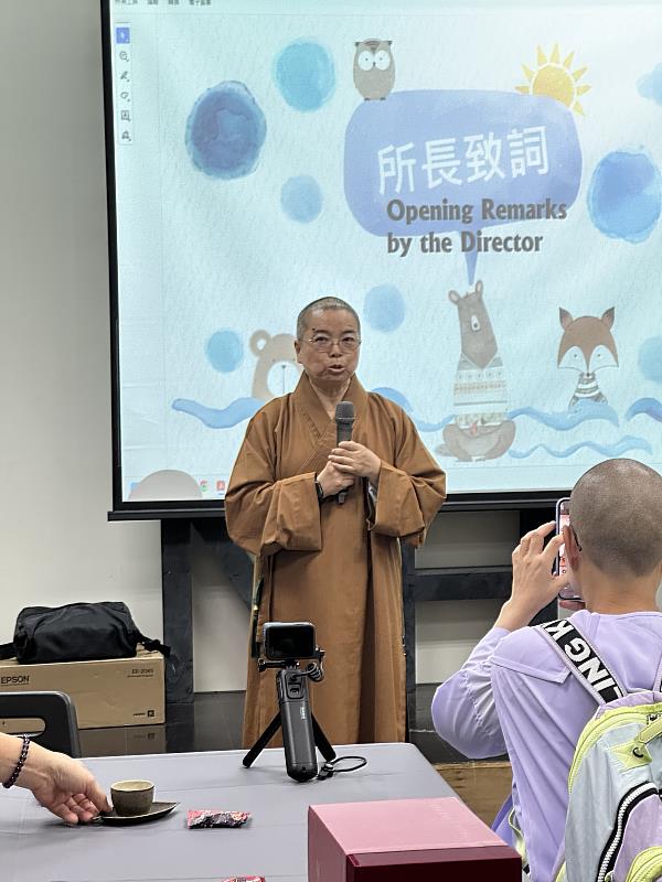 泰國摩訶朱拉隆功大學參訪南華大學，南華大學宗教所釋覺明所長致詞歡迎。