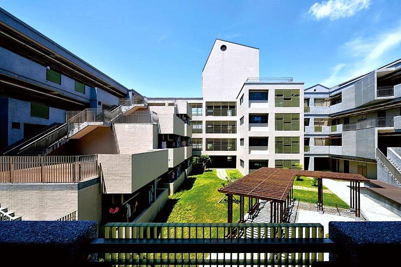 東華大學保障大一與大二學生皆能全數校內住宿,宿舍設備持續更新且管理完善。