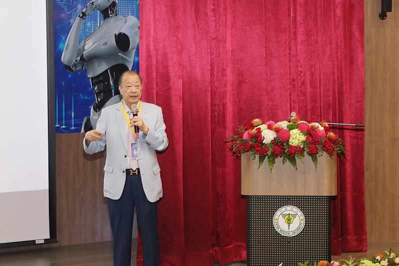 蔡長海董事長蒞臨《發展共識營》勉勵校院同仁擁抱變革、積極創新、追求卓越。