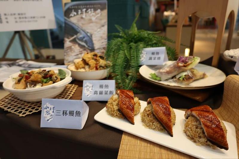 In addition to pomelo, eel is also an excellent choice for personal enjoyment or gift giving during the Mid-Autumn Festival.