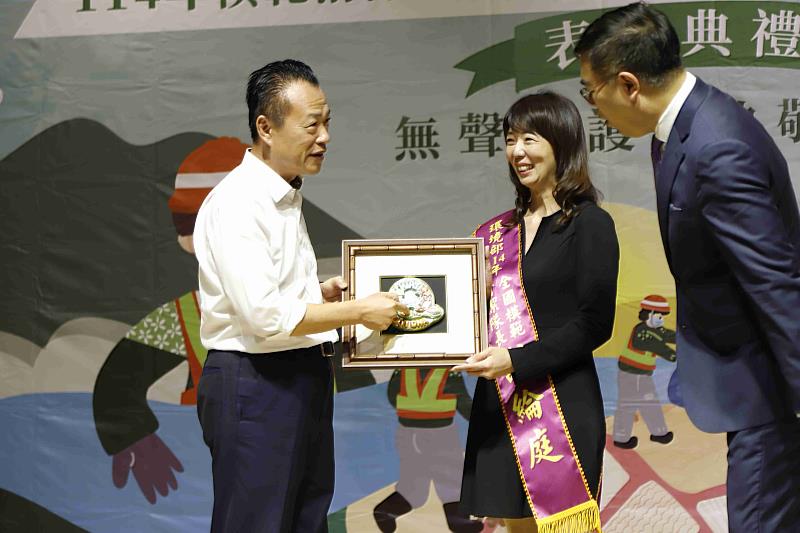翁章梁出席114年全國模範清潔隊員、隊長表揚典禮