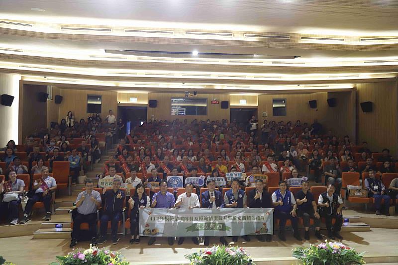 翁章梁出席114年全國模範清潔隊員、隊長表揚典禮
