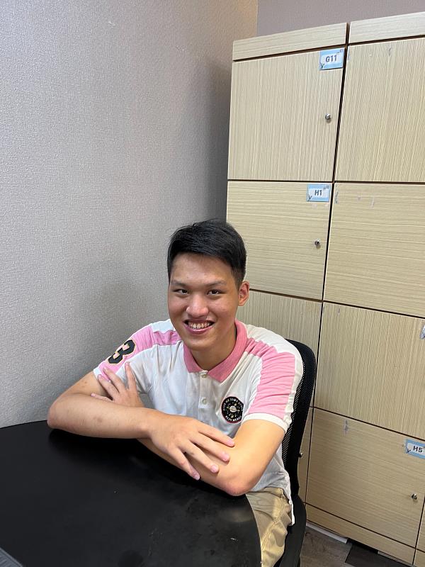 延平高中畢業的卓哲宇，之前在得勝者文教準備重考，今年錄取台北醫學大學醫學系。