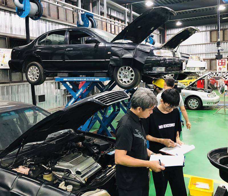 實車保養實務操作試作
