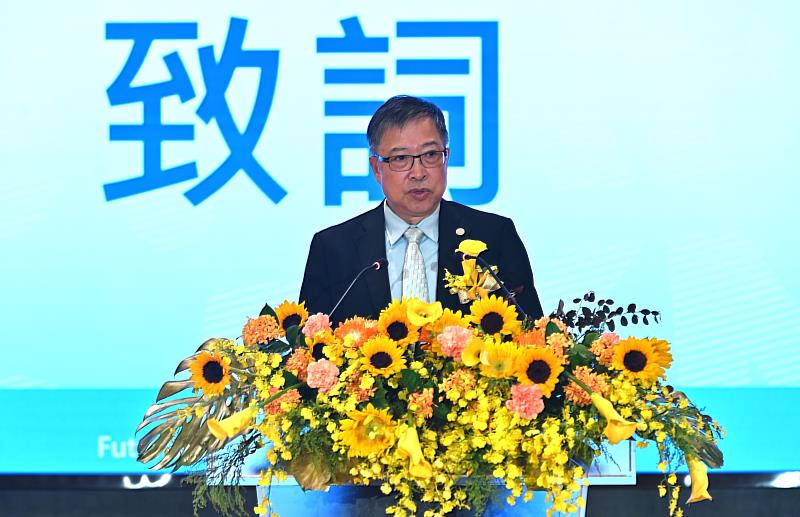 高雄醫學大學校長余明隆致詞