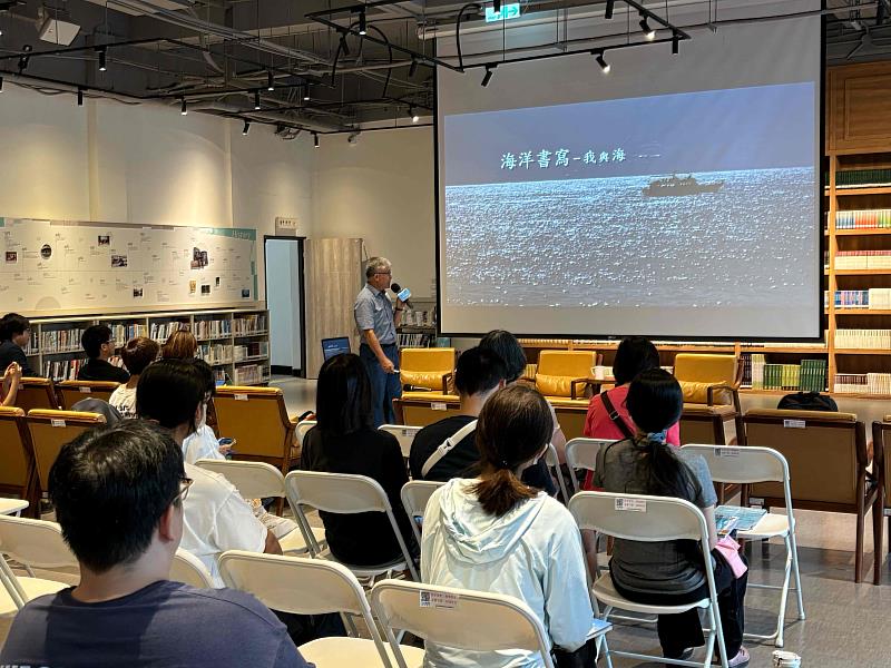 海洋文學作家廖鴻基老師分享寫作的心路歷程
