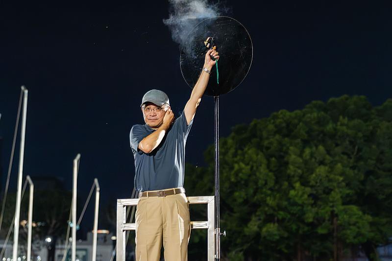沈孟儒校長親臨比賽現場並為賽事鳴槍，啟動比賽