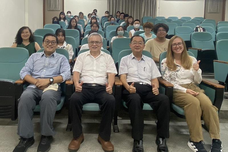 南大國際處推動跨文化對話，打造多語交流與國際學術連結的學習環境。