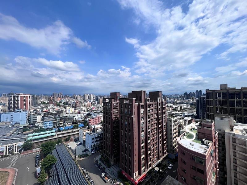 比較設有台積電廠區的行政區近兩年的中古屋交易量變化，竹北市量縮最為明顯，減幅近7成。