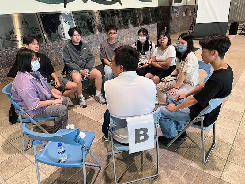 台積公司請勤益的學長姐們進行現場交流（pre-talk）